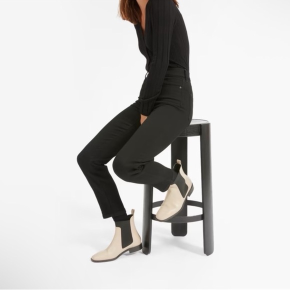 New! EVERLANE Italian Leather Square Toe Chelsea Boots - Picture 3 of 11